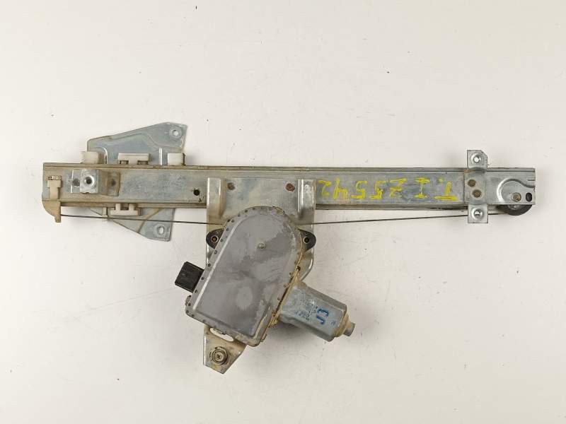 Recambio de elevalunas trasero izquierdo para mitsubishi montero 3.2 did referencia OEM IAM MR523513 MR436869 0620200650