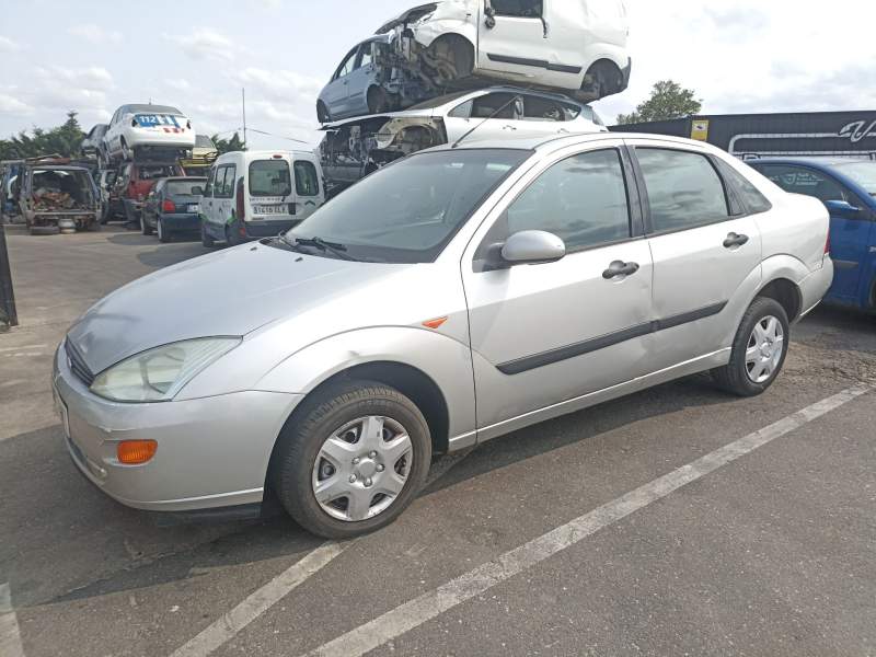 ford focus sedán (dfw) del año 2001