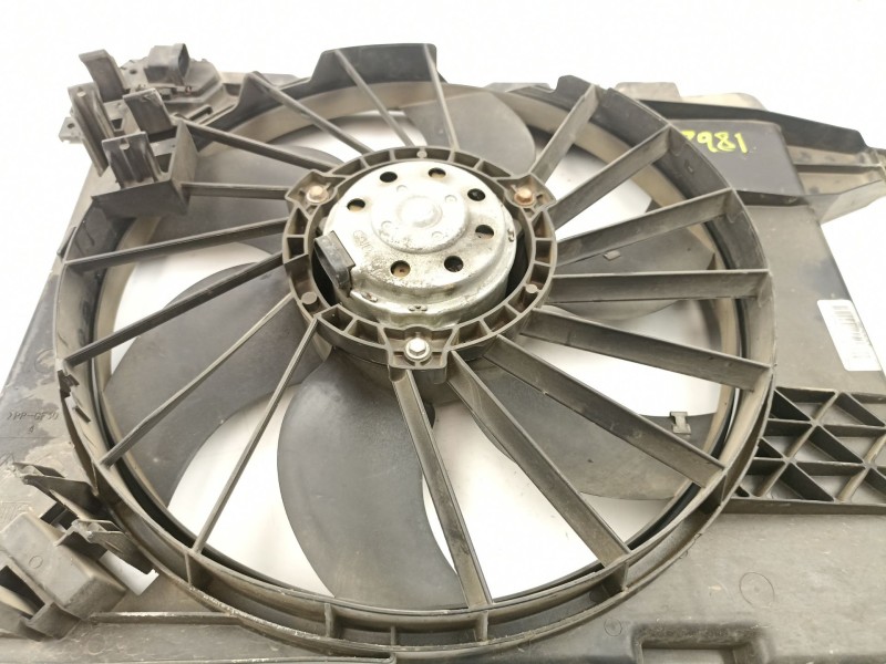 Recambio de electroventilador para renault megane ii (bm0/1_, cm0/1_) 1.9 dci referencia OEM IAM 8200680824  