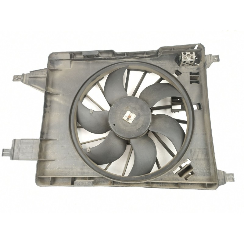 Recambio de electroventilador para renault megane ii (bm0/1_, cm0/1_) 1.9 dci referencia OEM IAM 8200680824  