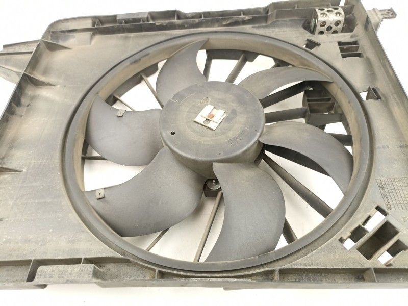Recambio de electroventilador para renault megane ii (bm0/1_, cm0/1_) 1.9 dci referencia OEM IAM 8200680824  