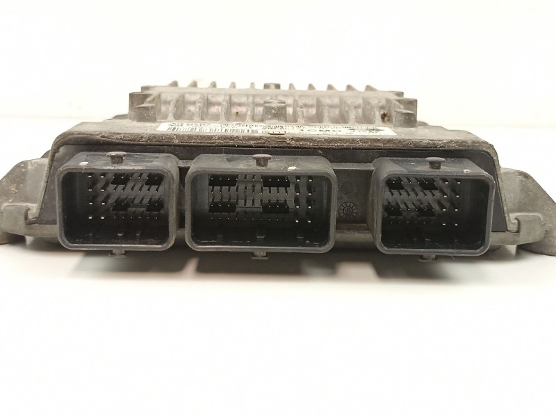 Recambio de centralita para ford fiesta 1.4 td referencia OEM IAM 6S6112A650AB 5WS40241B 