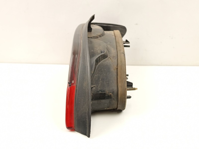 Recambio de piloto trasero izquierdo para peugeot 406 2.1 td -p8c referencia OEM IAM 6350E8  