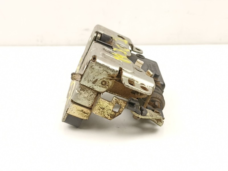 Recambio de cerradura puerta trasera derecha para dacia logan 1.5 dci referencia OEM IAM 8200214015  