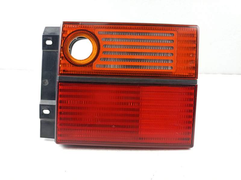 Recambio de piloto porton derecho para volkswagen vento (1h2) 1.6 referencia OEM IAM 1H5945108  