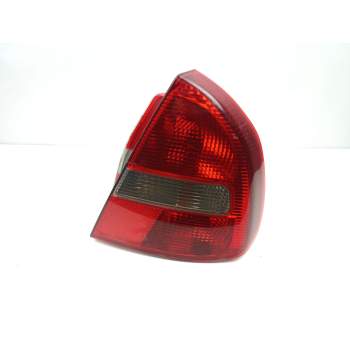 PILOTO TRASERO DERECHO MR485470 