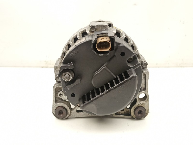 Recambio de alternador para seat ibiza 1.2 g referencia OEM IAM 03D903025E SG9B048 