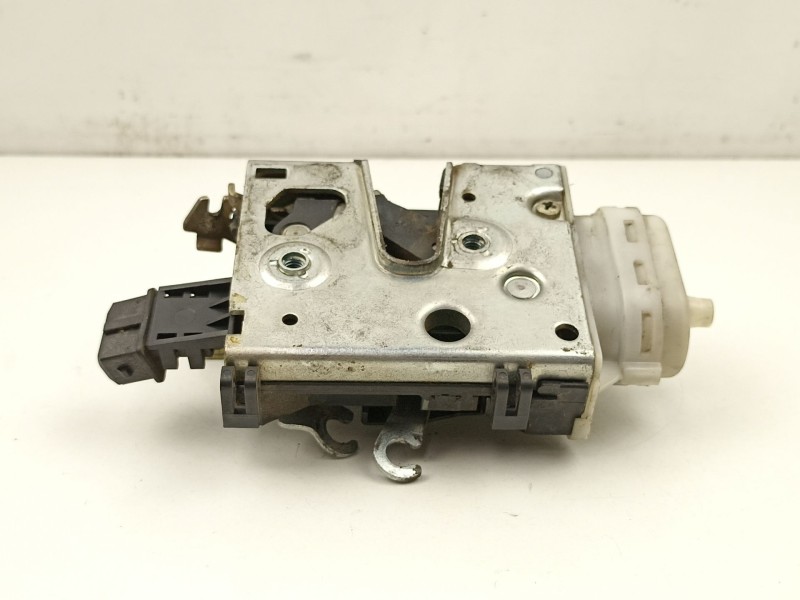 Recambio de cerradura puerta delantera derecha para audi a6 c4 avant (4a5) 2.6 referencia OEM IAM 4A1837016D  