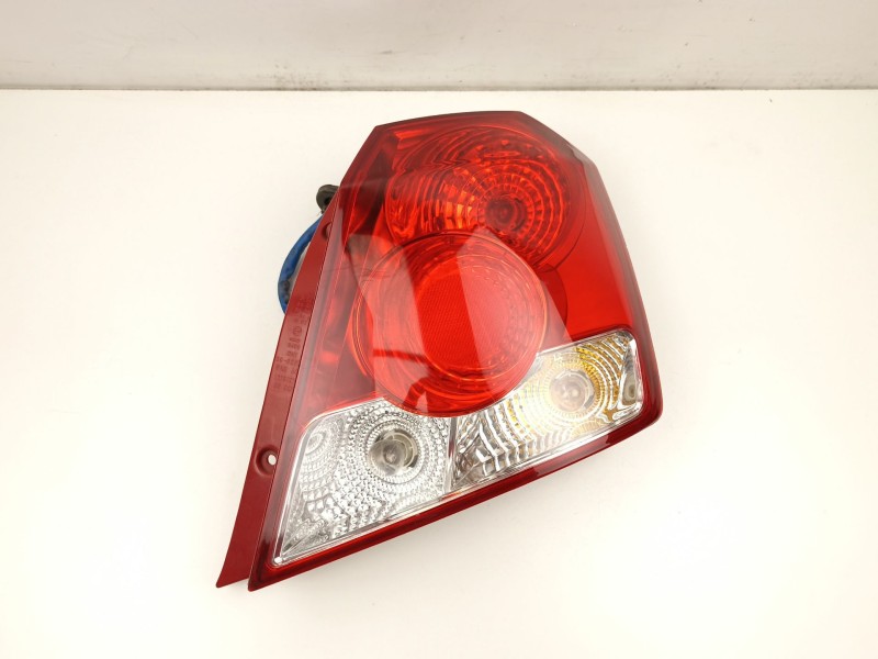 Recambio de piloto trasero derecho para chevrolet kalos 1.4 se referencia OEM IAM 96540269  