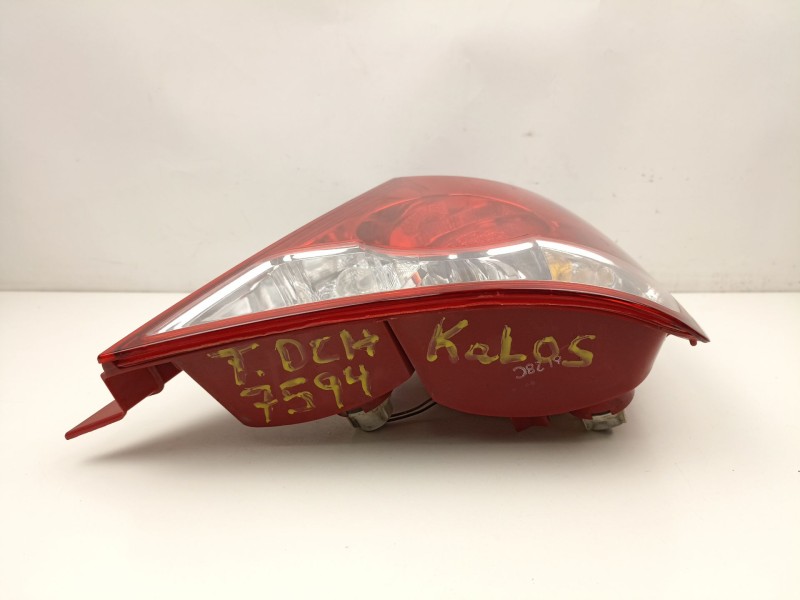 Recambio de piloto trasero derecho para chevrolet kalos 1.4 se referencia OEM IAM 96540269  