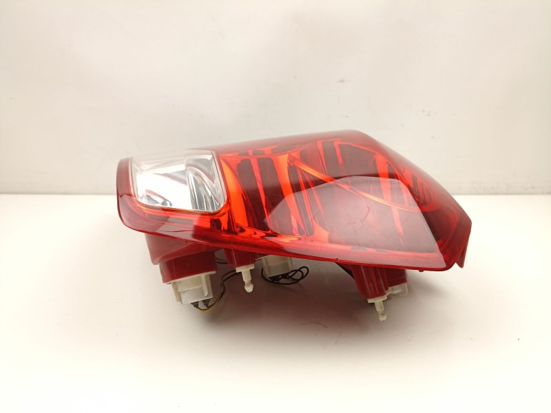 Recambio de piloto trasero derecho para chevrolet kalos 1.4 se referencia OEM IAM 96540269  