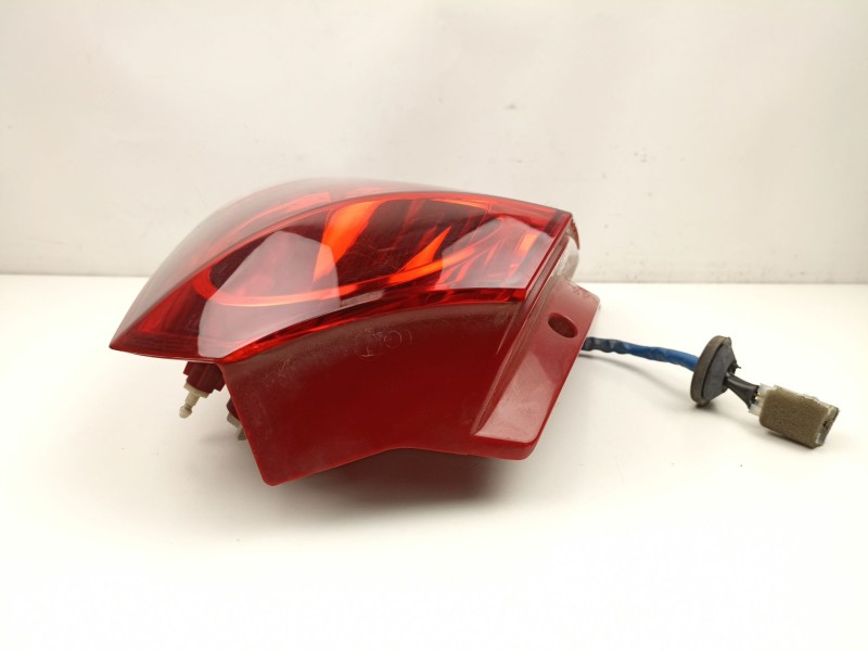 Recambio de piloto trasero derecho para chevrolet kalos 1.4 se referencia OEM IAM 96540269  