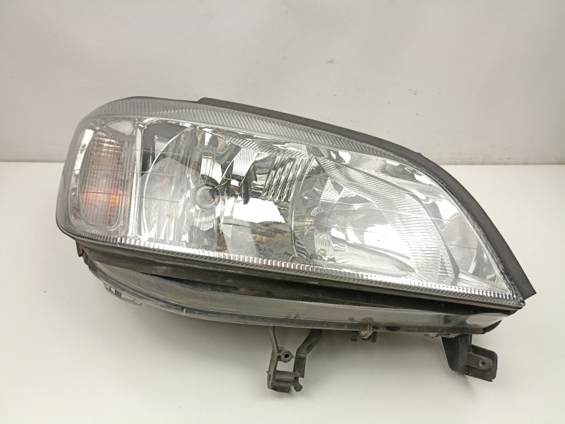 Recambio de faro derecho para opel zafira 1.6 g 16v referencia OEM IAM 9118792  