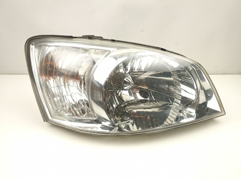 Recambio de faro derecho para hyundai getz (tb) 1.3 i referencia OEM IAM 921201C010  