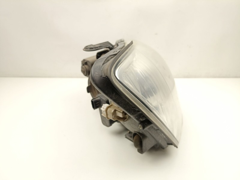 Recambio de faro derecho para hyundai getz (tb) 1.3 i referencia OEM IAM 921201C010  