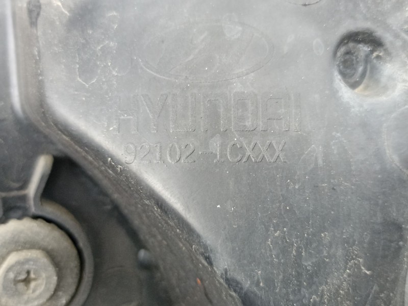 Recambio de faro derecho para hyundai getz (tb) 1.3 i referencia OEM IAM 921201C010  