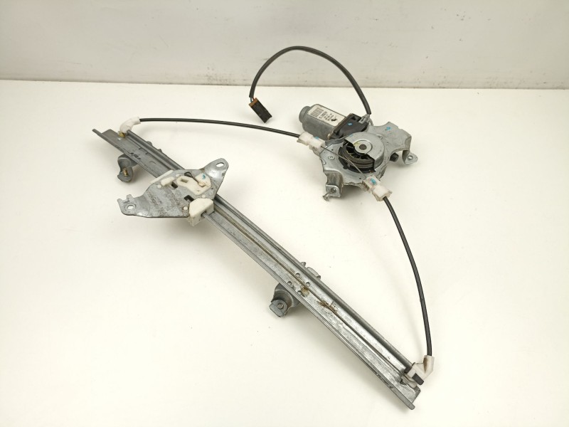 Recambio de elevalunas delantero derecho para nissan primera 1.6 g referencia OEM IAM 807009F500 400600T4 