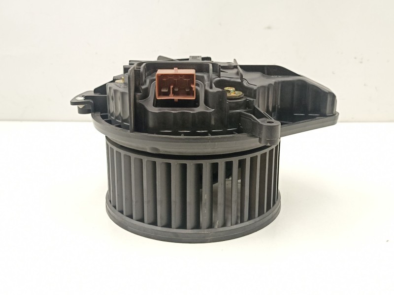 Recambio de motor calefaccion para audi a4 b7 (8ec) 2.0 tdi 16v referencia OEM IAM 8E1820021E  