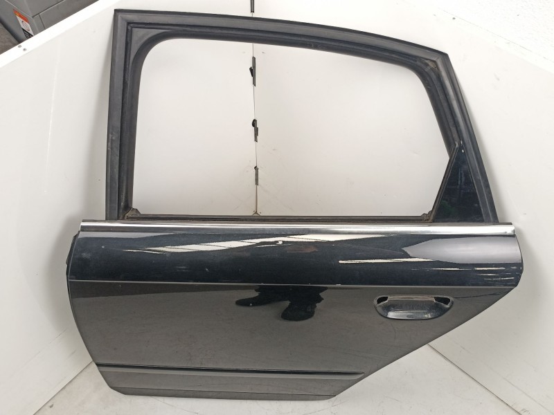 Recambio de puerta trasera izquierda para audi a4 b7 (8ec) 2.0 tdi 16v referencia OEM IAM 8E0833051J  