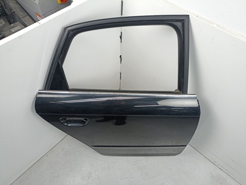 Recambio de puerta trasera derecha para audi a4 b7 (8ec) 2.0 tdi 16v referencia OEM IAM 8E0833052J  