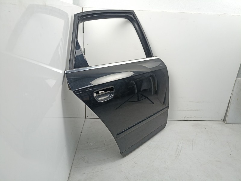 Recambio de puerta trasera derecha para audi a4 b7 (8ec) 2.0 tdi 16v referencia OEM IAM 8E0833052J  