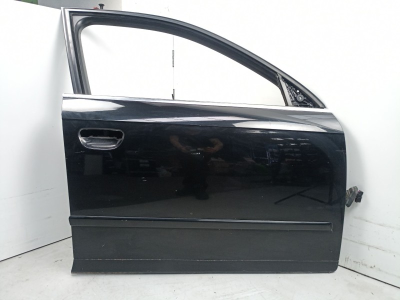 Recambio de puerta delantera derecha para audi a4 b7 (8ec) 2.0 tdi 16v referencia OEM IAM 8E0831052J  