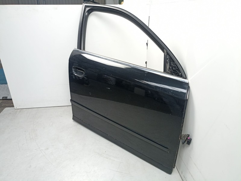 Recambio de puerta delantera derecha para audi a4 b7 (8ec) 2.0 tdi 16v referencia OEM IAM 8E0831052J  