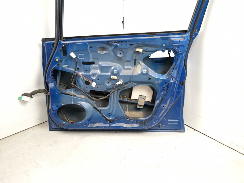 Recambio de puerta delantera derecha para mazda premacy (cp) 2.0 turbodiesel cat referencia OEM IAM C14558020B  