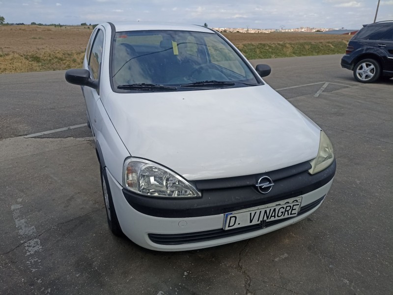 opel corsa c (x01) del año 2001
