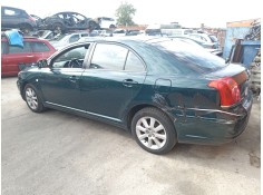 toyota avensis (_t25_) del año 2004 2