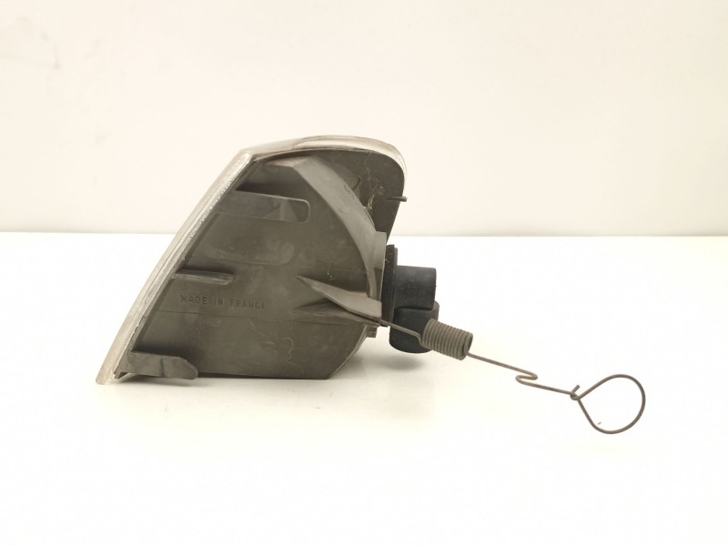 Recambio de piloto delantero derecho para peugeot 405 1.8 d-a8a turbo referencia OEM IAM 630195  