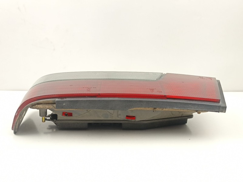 Recambio de piloto trasero derecho para peugeot 405 1.8 d-a8a turbo referencia OEM IAM 635163  