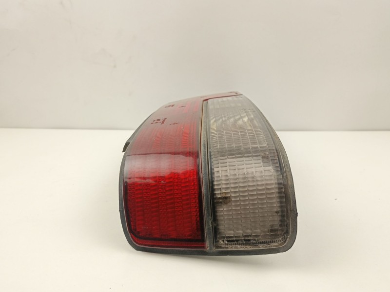 Recambio de piloto trasero izquierdo para peugeot 405 1.8 d-a8a turbo referencia OEM IAM 635063  