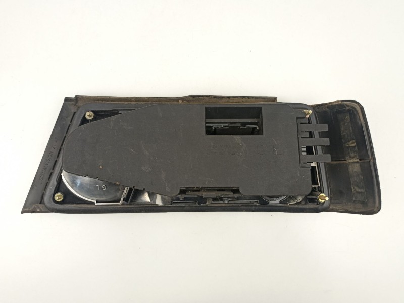 Recambio de piloto trasero izquierdo para peugeot 405 1.8 d-a8a turbo referencia OEM IAM 635063  