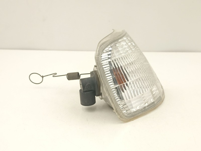 Recambio de piloto delantero derecho para peugeot 405 berlina 1.6 referencia OEM IAM 630195  