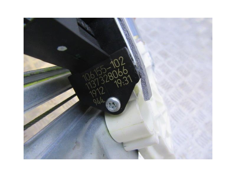 Recambio de elevalunas elec. tra. izq. : opel vectra : 2.2 td [2002] para opel vectra 2.2 td referencia OEM IAM 1137328066CONFOR