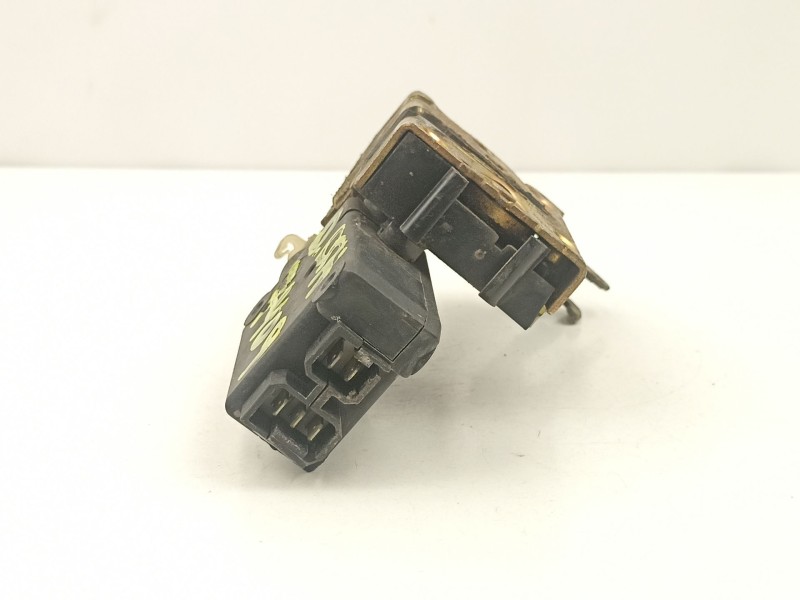 Recambio de cerradura puerta delantera derecha para peugeot 405 1.8 d-a8a turbo referencia OEM IAM 913680  