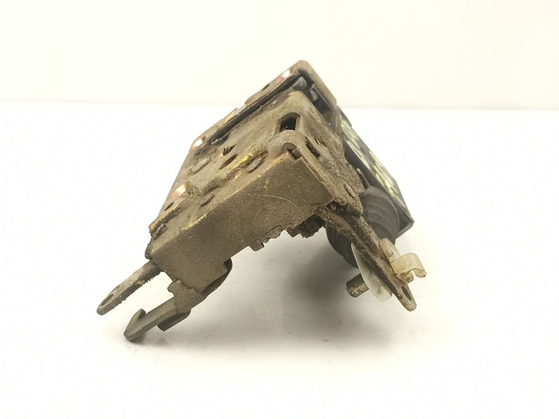 Recambio de cerradura puerta delantera derecha para peugeot 405 1.8 d-a8a turbo referencia OEM IAM 913680  