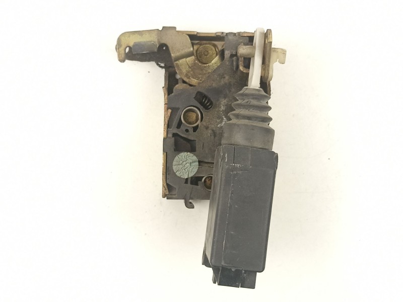 Recambio de cerradura puerta delantera derecha para peugeot 405 1.8 d-a8a turbo referencia OEM IAM 913680  