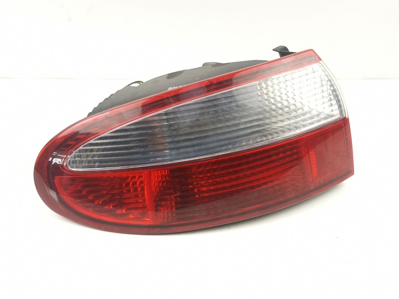 Recambio de piloto trasero izquierdo para daewoo lanos (klat) 1.5 referencia OEM IAM 96304618  