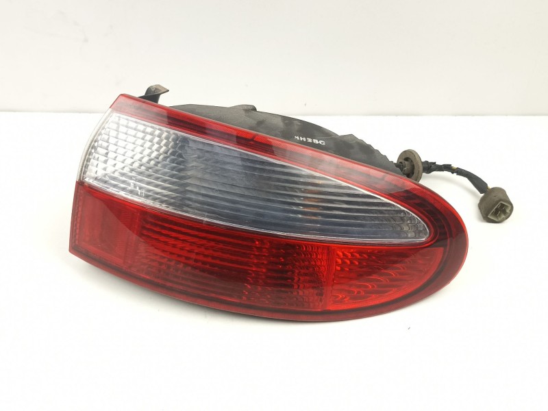 Recambio de piloto trasero derecho para daewoo lanos (klat) 1.5 referencia OEM IAM 96304619  