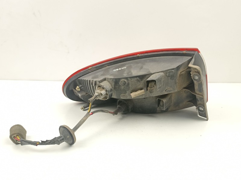 Recambio de piloto trasero derecho para daewoo lanos (klat) 1.5 referencia OEM IAM 96304619  