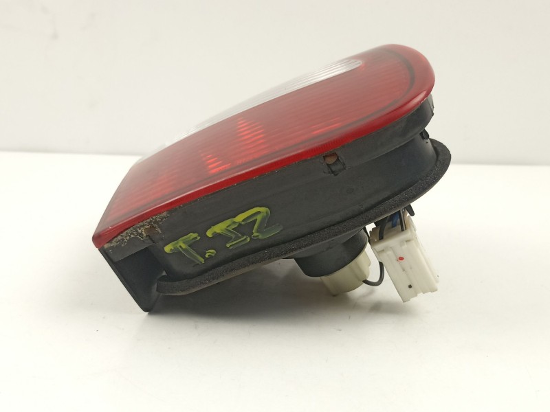 Recambio de piloto porton izquierdo para daewoo lanos (klat) 1.5 referencia OEM IAM 96304629  