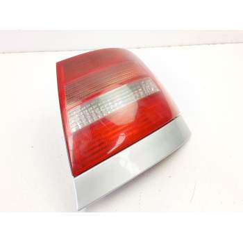 PILOTO TRASERO DERECHO 8D0945096G 