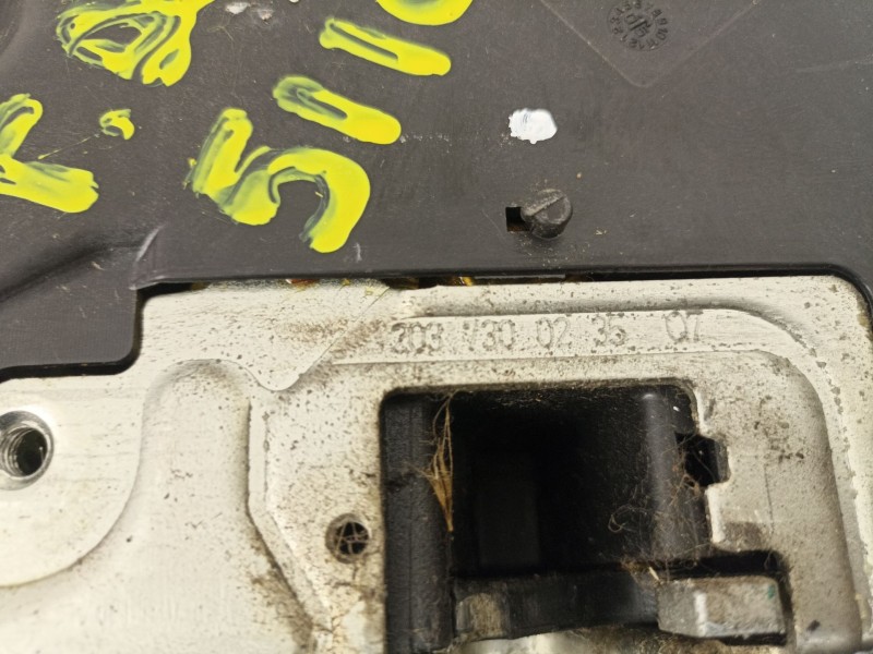 Recambio de cerradura puerta trasera derecha para mercedes-benz c220 2.2 cdi referencia OEM IAM A2037300235  