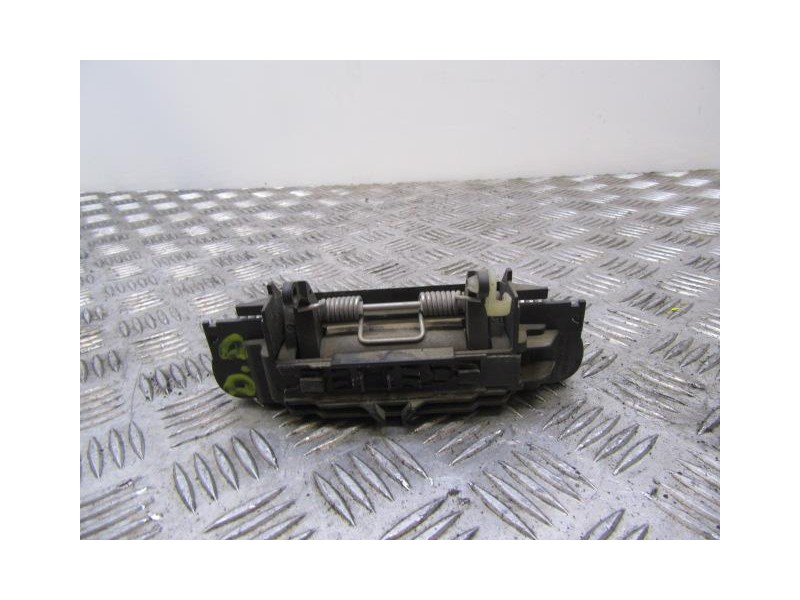 Recambio de manilla del. dcha. : audi a4 : 2.5 tdi d/bdg (163,15cv) 4p [2004] para audi a4 2.5 tdi d/bdg referencia OEM IAM   