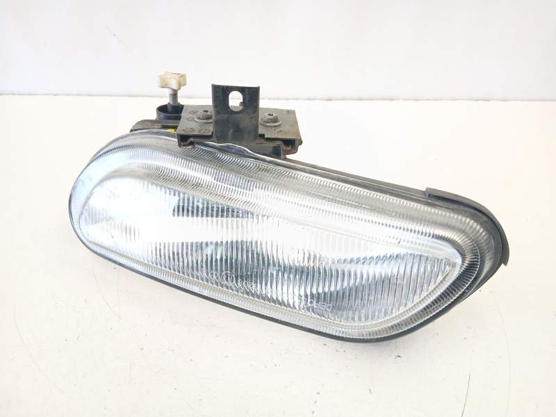 Recambio de antiniebla izquierdo para peugeot 406 (8b) 2.0 16v referencia OEM IAM 6204N3  