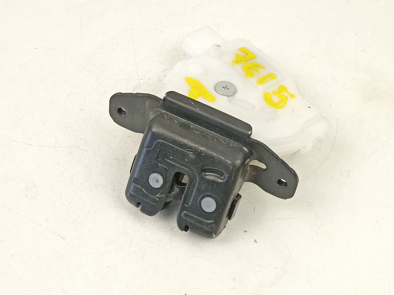 Recambio de cerradura maletero porton para toyota yaris 1.0g 1kr referencia OEM IAM 6935052390  