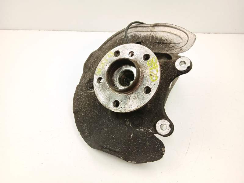 Recambio de mangueta delantera derecha para bmw x1 (f48) sdrive 18 d referencia OEM IAM 6876646  