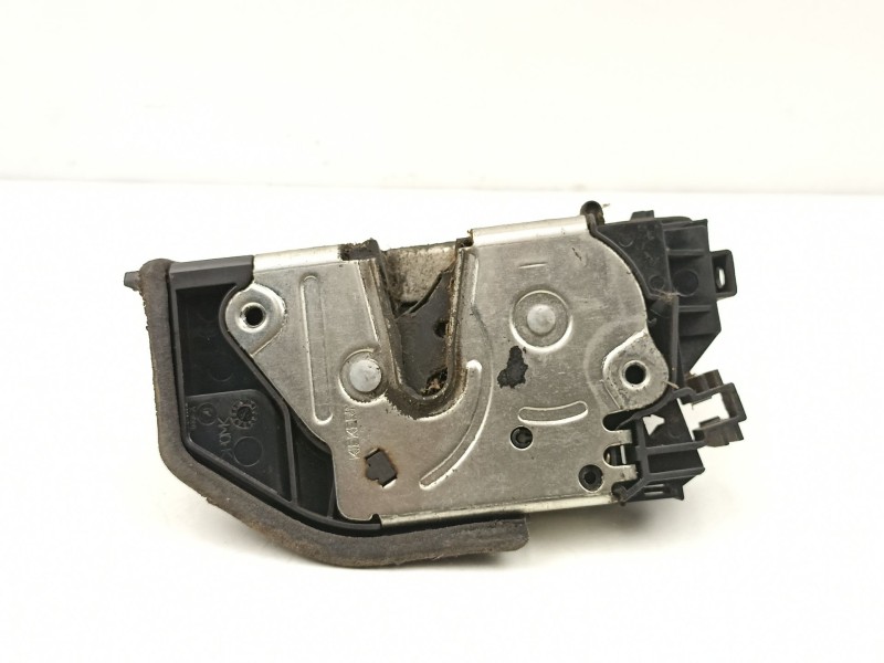 Recambio de cerradura puerta trasera izquierda para bmw 120 2.0 td referencia OEM IAM 51227202147  